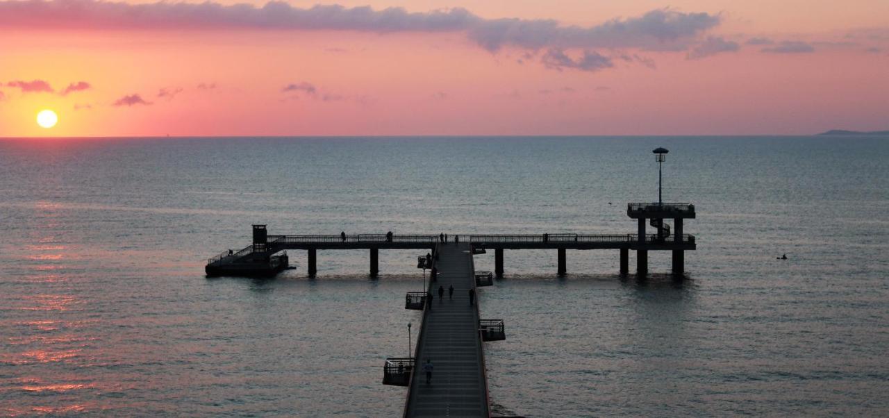 Luxury Apartment On The First Line To The Sea Burgas City Exterior foto